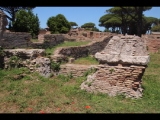 02942 ostia - regio v - insula v - terme dell'invidioso (v,v,2) - raum noerdlich von raum (e) - detail im norden - 06-2024.jpg